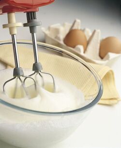 TORTA DI COCCO E CREMA CARAMELLATA