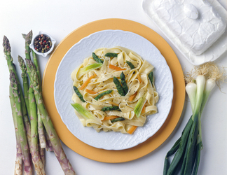 PAPPARDELLE CON ASPARAGI