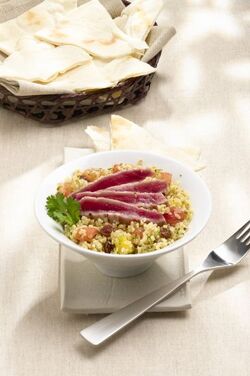 BULGHUR AL MANGO CON TONNO