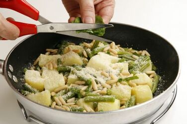CANNELLONI CON PATATE FAGIOLINI E PESTO