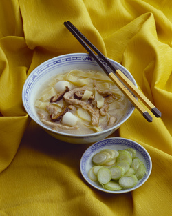 ZUPPA DI TAGLIATELLE E MAIALE