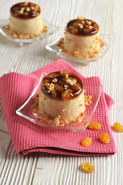 CREMA CON CARAMELLO UVETTA E AMARETTI CREMA CON CARAMELLO UVETTA E AMARETTI