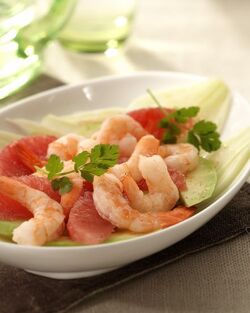 INSALATA DI AVOCADO E GAMBERI CON POMPELMO