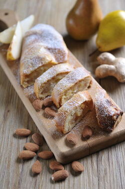 STRUDEL PERE MANDORLE E ZENZERO