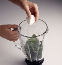 PENNE CON VERDURE E SALSA AGLI AROMI