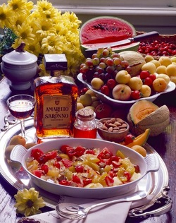 MACEDONIA CALDA ALL AMARETTO