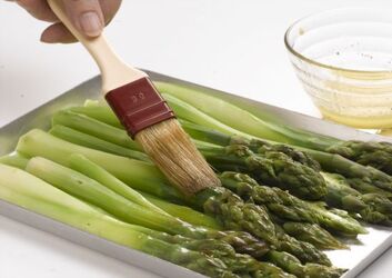 ASPARAGI ALLA GRIGLIA CON SALSA AL TONNO