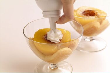 PESCHE CON GELATO ALLA VANIGLIA