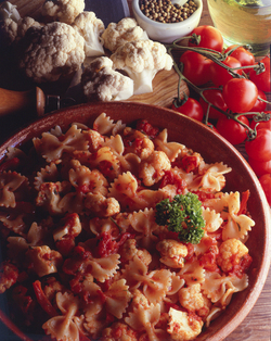 FARFALLE RUSTICHE CAVOLFIORE AL POMODORO