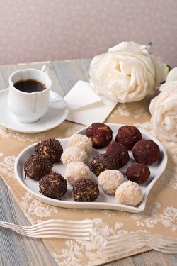 PALLINE DI BISCOTTO CON CREMA DI NOCCIOLE