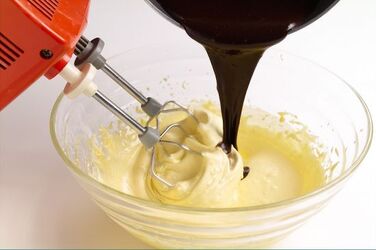 MOUSSE AL CIOCCOLATO CON TORRONE