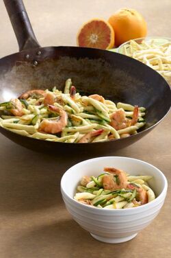 STROZZAPRETI CON GAMBERI AL PROFUMO DI ARANCIA