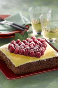 TORTA AL CIOCCOLATO CON CREMA AL LIMONE