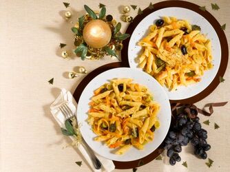 GARGANELLI CON SALMONE UVA E ARANCIA
