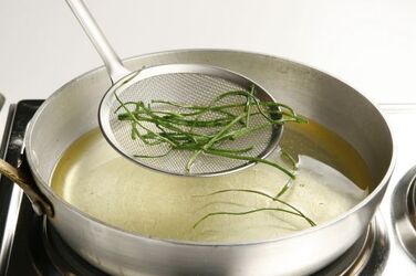 ROTOLINI DI SOGLIOLA AL VAPORE ALLO ZENZERO