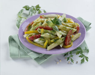 PENNE CON VERDURE E SALSA AGLI AROMI