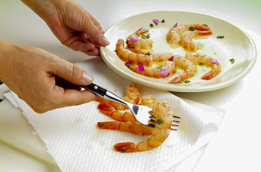 INSALATA DI GAMBERI MARINATA DI SHERRY E GERANEI