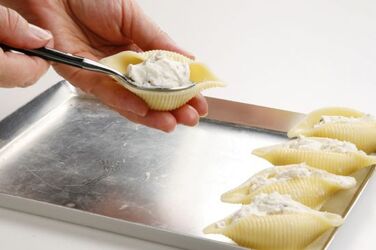 MENÙ INERNALE CON SALSE COLORATE MENÙ INERNALE CON SALSE COLORATE