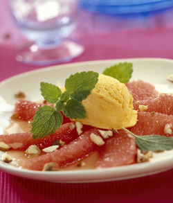 POMPELMO ROSA CON SORBETTO ALL ARANCIA POMPELMO ROSA CON SORBETTO ALL ARANCIA