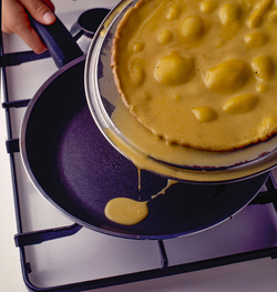 ROTOLO DI FRITTATA CON CAPRINO E PREZZEMOLO