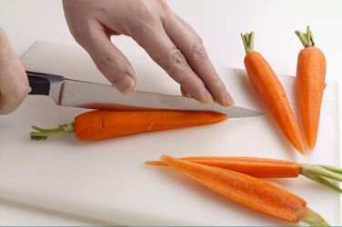 VERDURE MISTE ALL AGLIO E MAGGIORANA CON SALSA VERDURE MISTE ALL AGLIO E MAGGIORANA CON SALSA