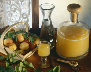 LIQUORE DI ALBICOCCHE