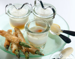 UOVA IN COCOTTE CON ASPARAGI