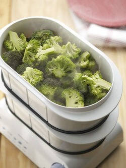 COTTURA A VAPORE BROCCOLI E VAPORIERA