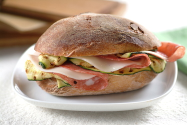 PANINO FINOCCHIONA E ZUCCHINE GRIGLIATE