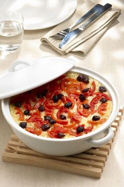 TIELLA CON POMODORI E OLIVE