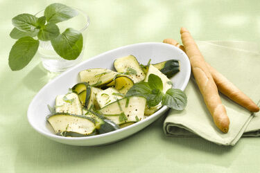 ZUCCHINE MARINATE ALLA MENTA