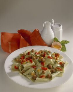 STRACCETTI DI PASTA AL BASILICO