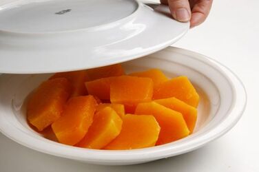 MENÙ INERNALE CON SALSE COLORATE MENÙ INERNALE CON SALSE COLORATE