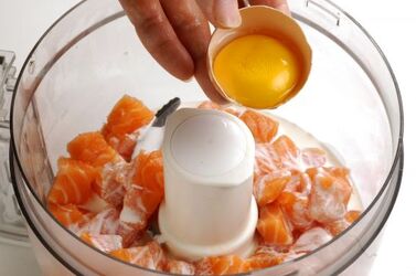 STRUDEL DI SALMONE E FAGIOLINI STRUDEL DI SALMONE E FAGIOLINI