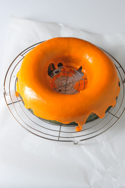 CIAMBELLA DI HALLOWEEN GLASSATA