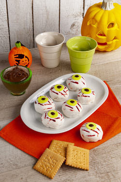 OCCHI DELLA STREGA RICOPERTI DI CRUMBLE E CREMA ALLA NOCCIOLA