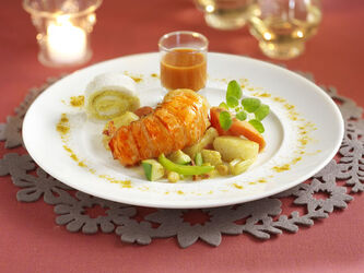 CODA D ASTICE AL VAPORE CON MACEDONIA DI VERDURE