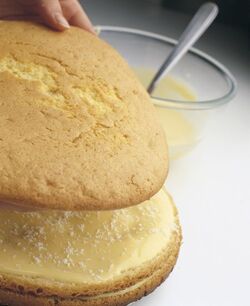 TORTA DI COCCO E CREMA CARAMELLATA