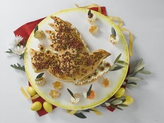 COLOMBA DI SFOGLIA ALLA CREMA DI ROBIOLA