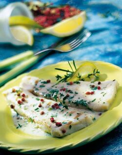 FILETTO DI MERLUZZO AL PEPE ROSA ED ERBE