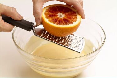 BUDINI DI SEMOLINO CON GELATINA DI RIBES BUDINI DI SEMOLINO CON GELATINA DI RIBES