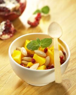 MACEDONIA DI MANGO ALLE MANDORLE