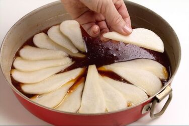 TORTA DI PERE ROVESCIATA CON CREME