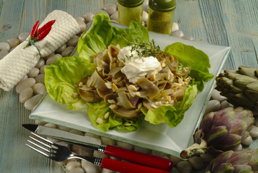 INSALATA DI CARCIOFI E MANDORLE INSALATA DI CARCIOFI E MANDORLE