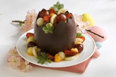 MACEDONIA AL RUM NELL UOVO DI PASQUA