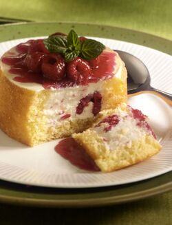 TORTINO AL FORMAGGIO E LAMPONI TORTINO AL FORMAGGIO E LAMPONI