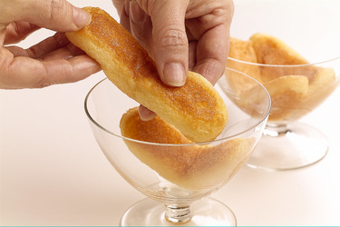 PESCHE CON GELATO ALLA VANIGLIA