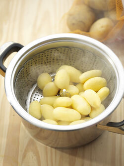 COTTURA A VAPORE PATATE E CESTELLO ACCIAIO