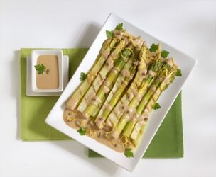 ASPARAGI ALLA GRIGLIA CON SALSA AL TONNO