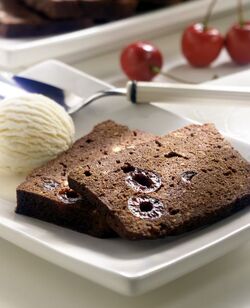 PLUM CAKE DI CIOCCOLATO CON CILIEGIE